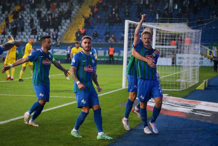Göztepe İlk Yarıyı 1-0 Geride Kapattı